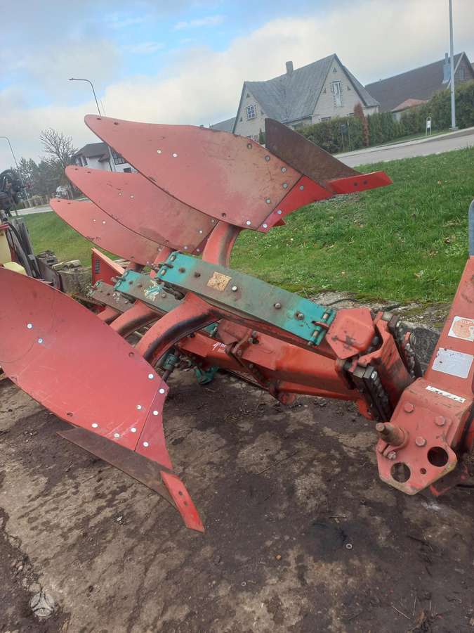 Kverneland E-160, плуги