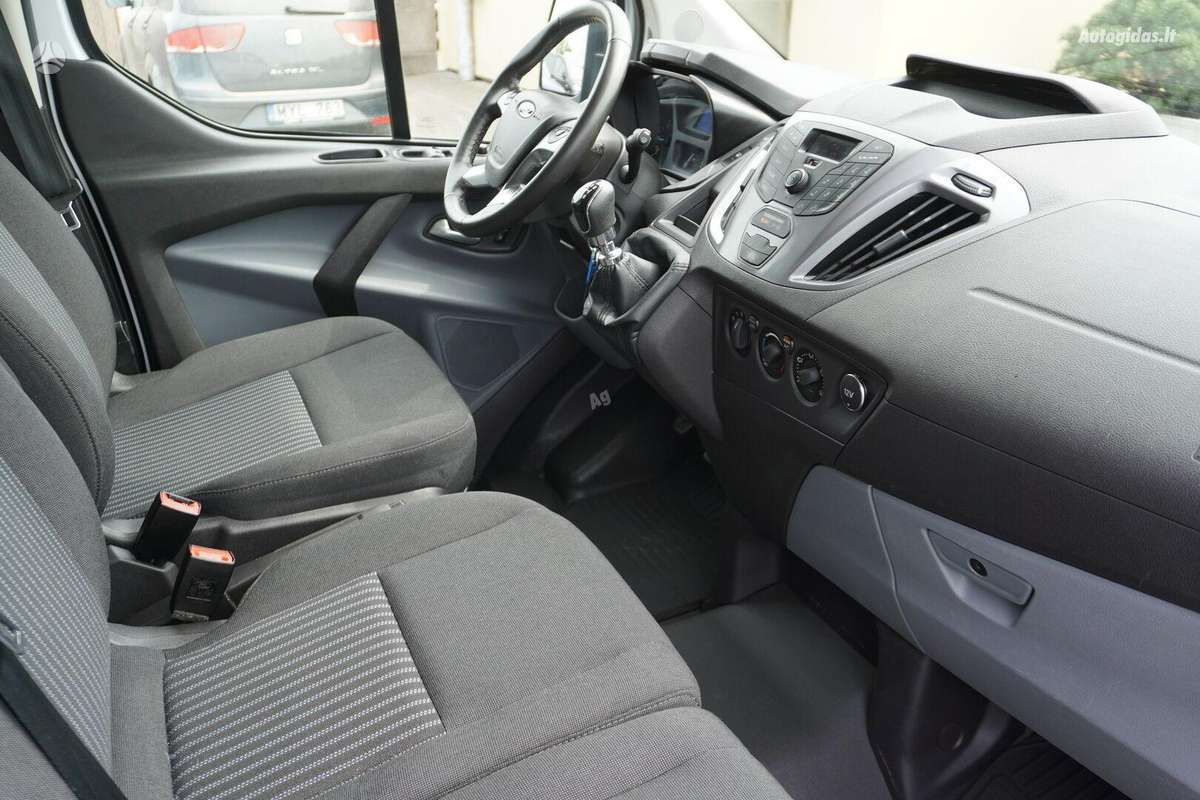 Ford Transit Custom, keleivinis mikroautobusas