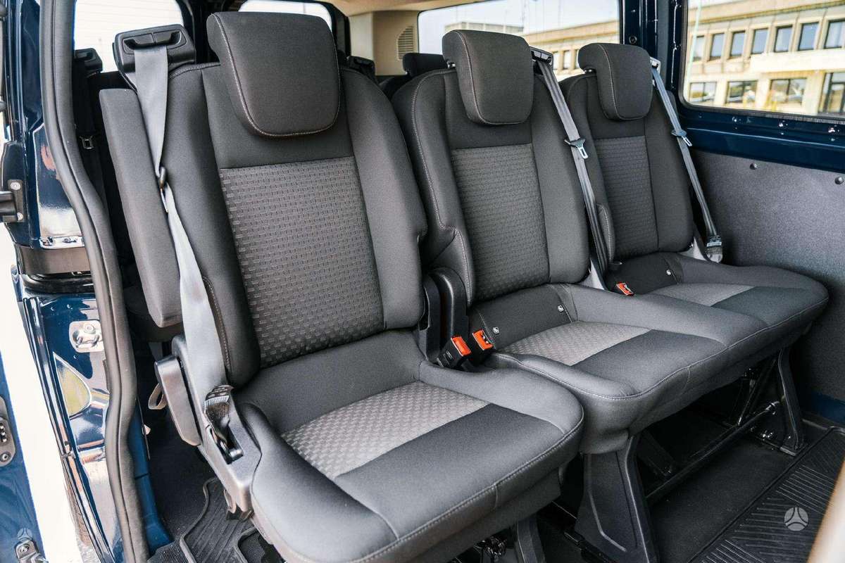 Ford Transit Custom, keleivinis mikroautobusas