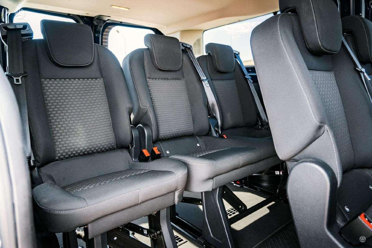 Ford Transit Custom, keleivinis mikroautobusas