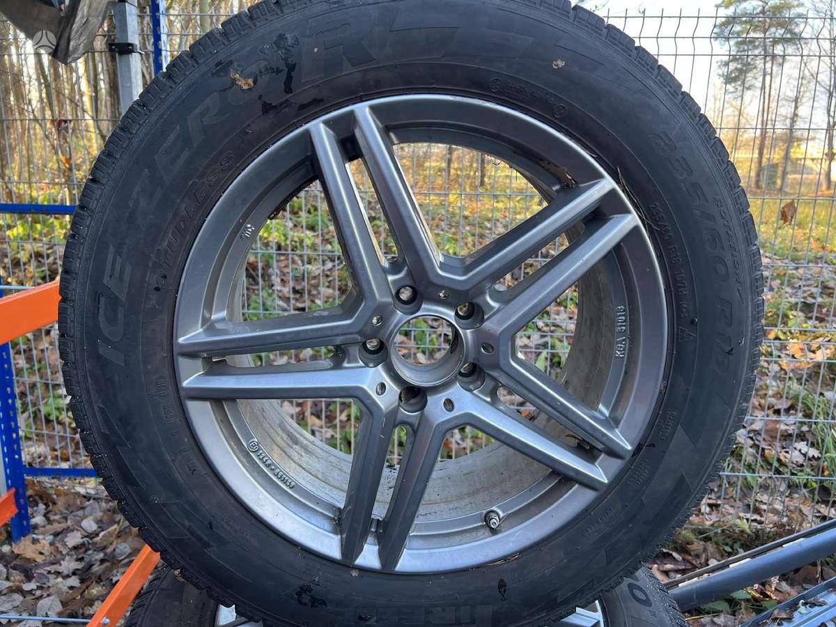 Pirelli Ice Zero, winter 235/60 R18