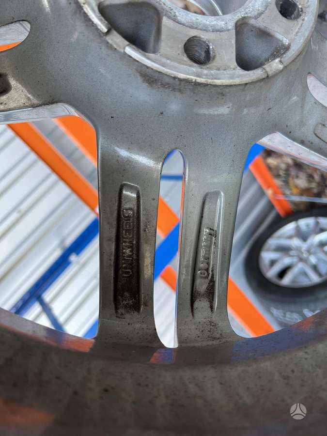 Pirelli Ice Zero, winter 235/60 R18