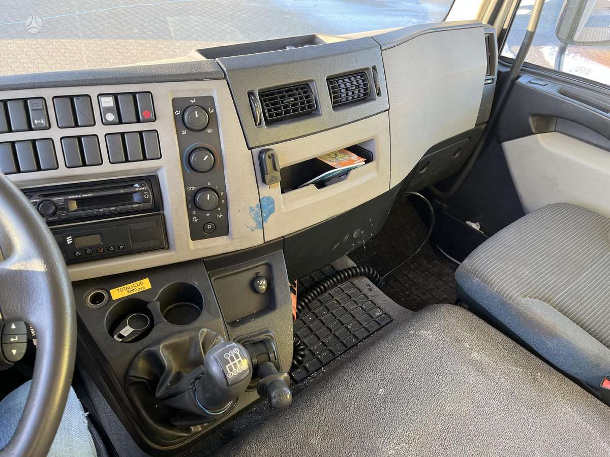 Volvo FL280, cab-chassis trucks