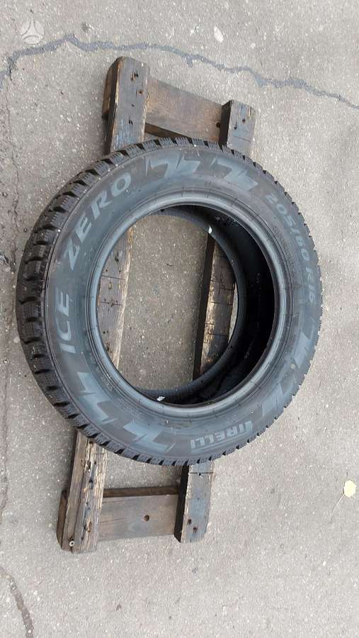 Pirelli Ice Zero 100 proc., зимние 205/60 R16