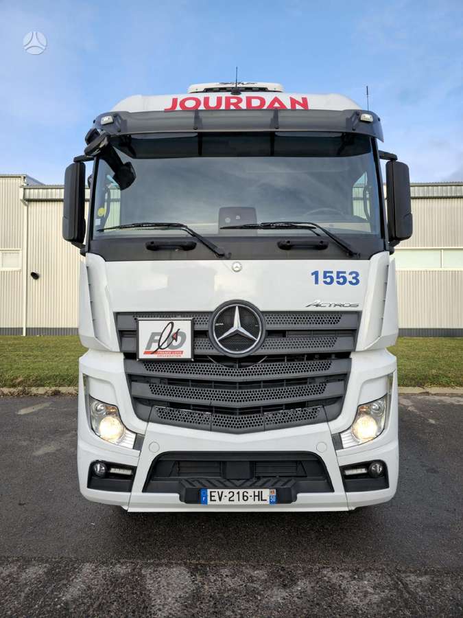 Mercedes-Benz ACTROS 1848, single sleeper