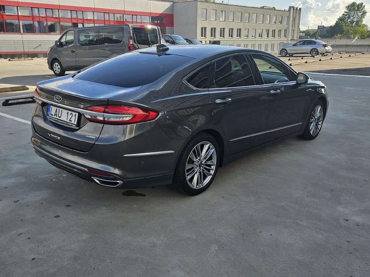 Ford Mondeo, 2.0 l., saloon / sedan