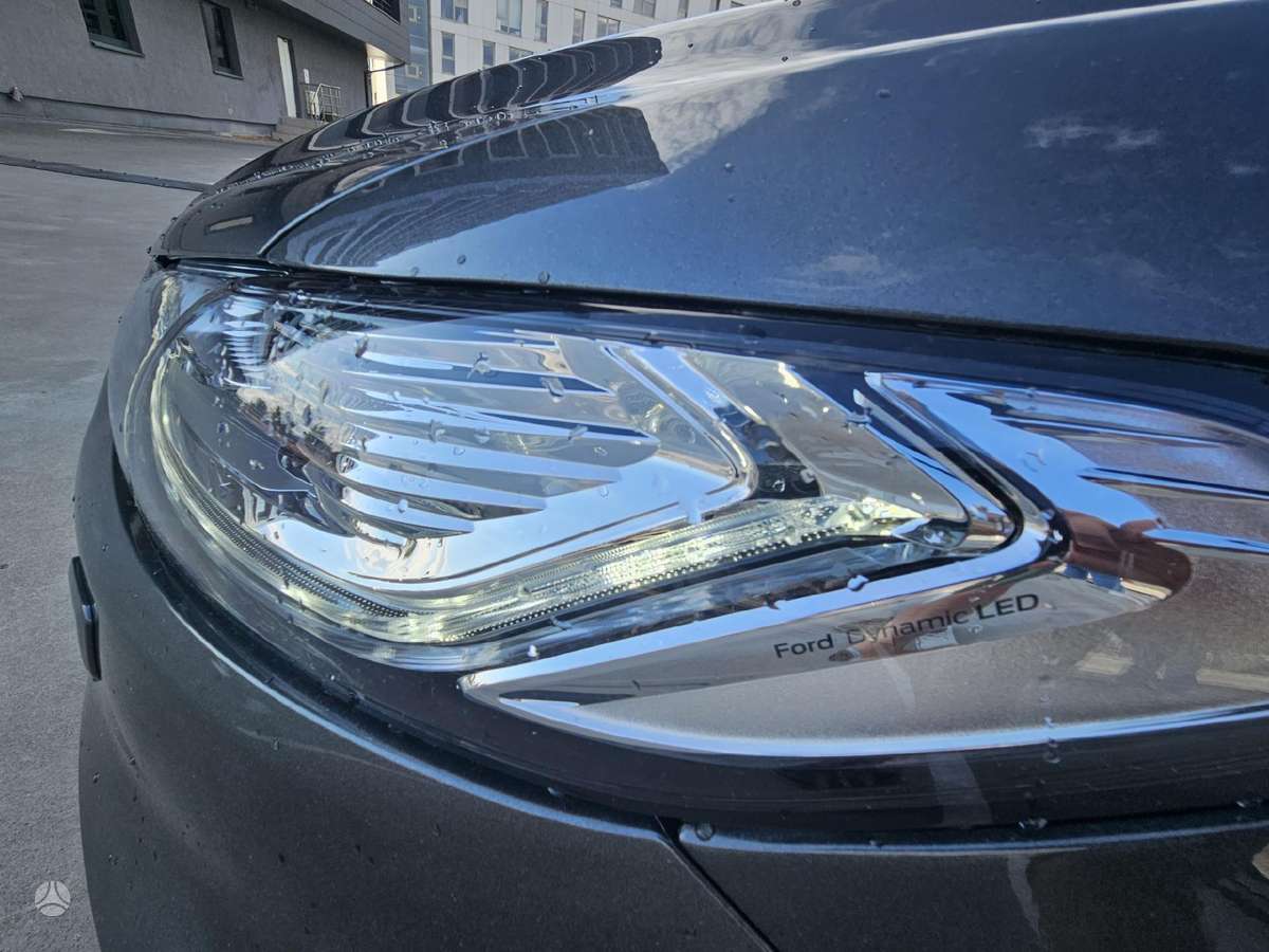 Ford Mondeo, 2.0 l., saloon / sedan