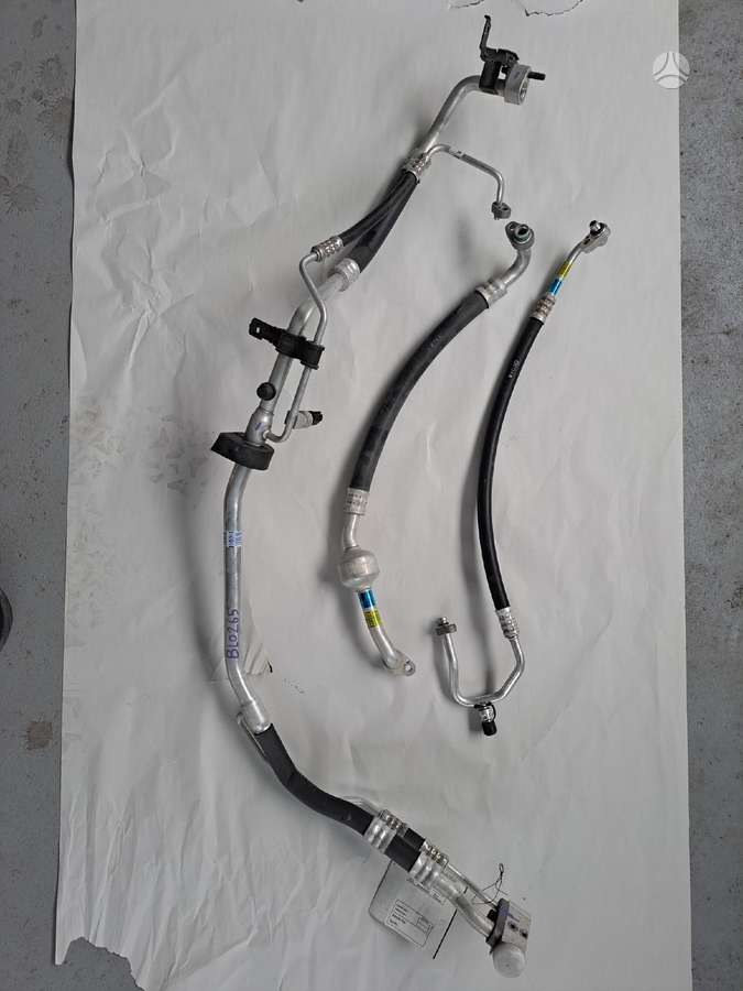 Genesis GV70 body parts