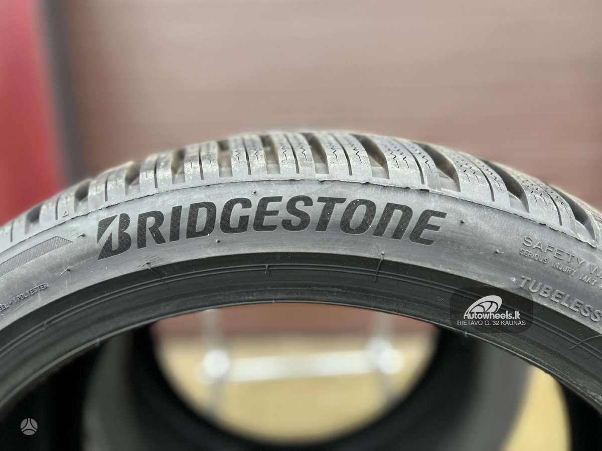 Bridgestone Blizzak LM005, зимние 225/40 R19