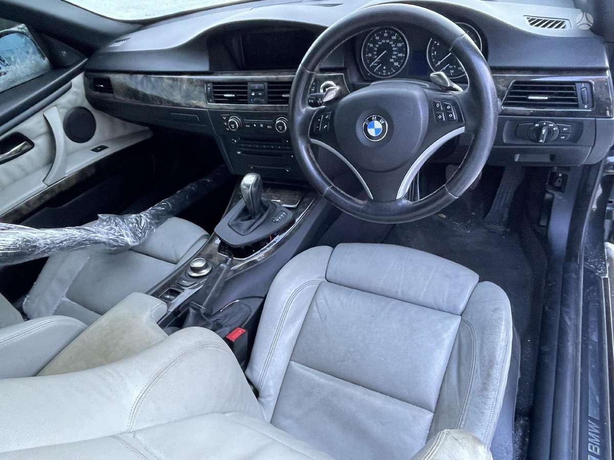 BMW 3 serija dalimis