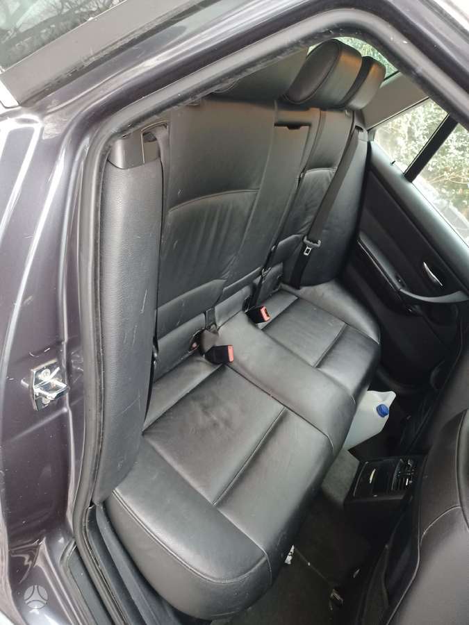 BMW 330 Gryzo savo eiga
