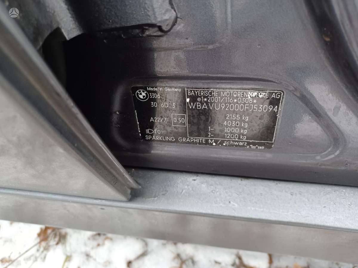 BMW 330 Gryzo savo eiga