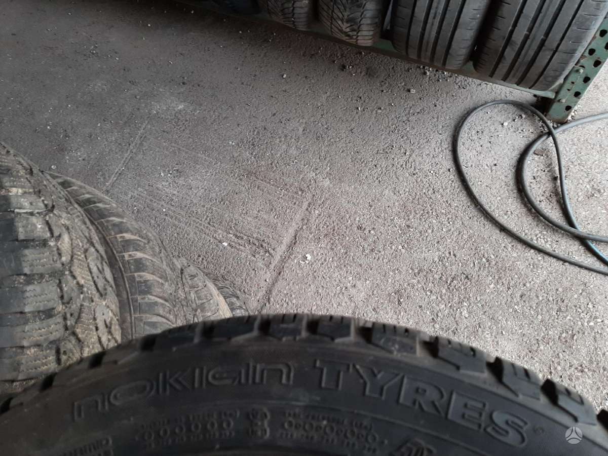 Nokian, winter 235/45 R19