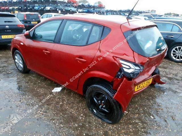Dacia Sandero dalimis