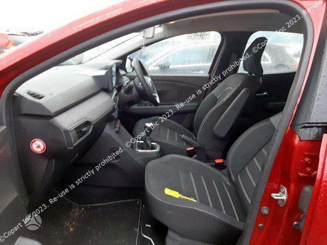 Dacia Sandero dalimis