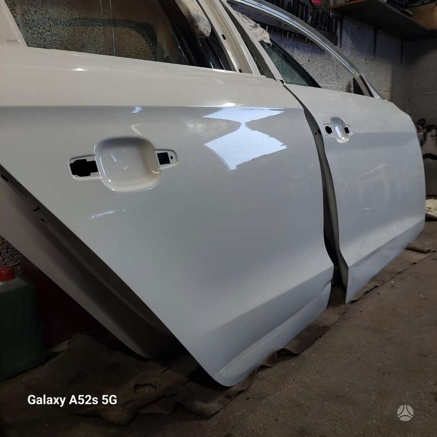 Audi A1 двери