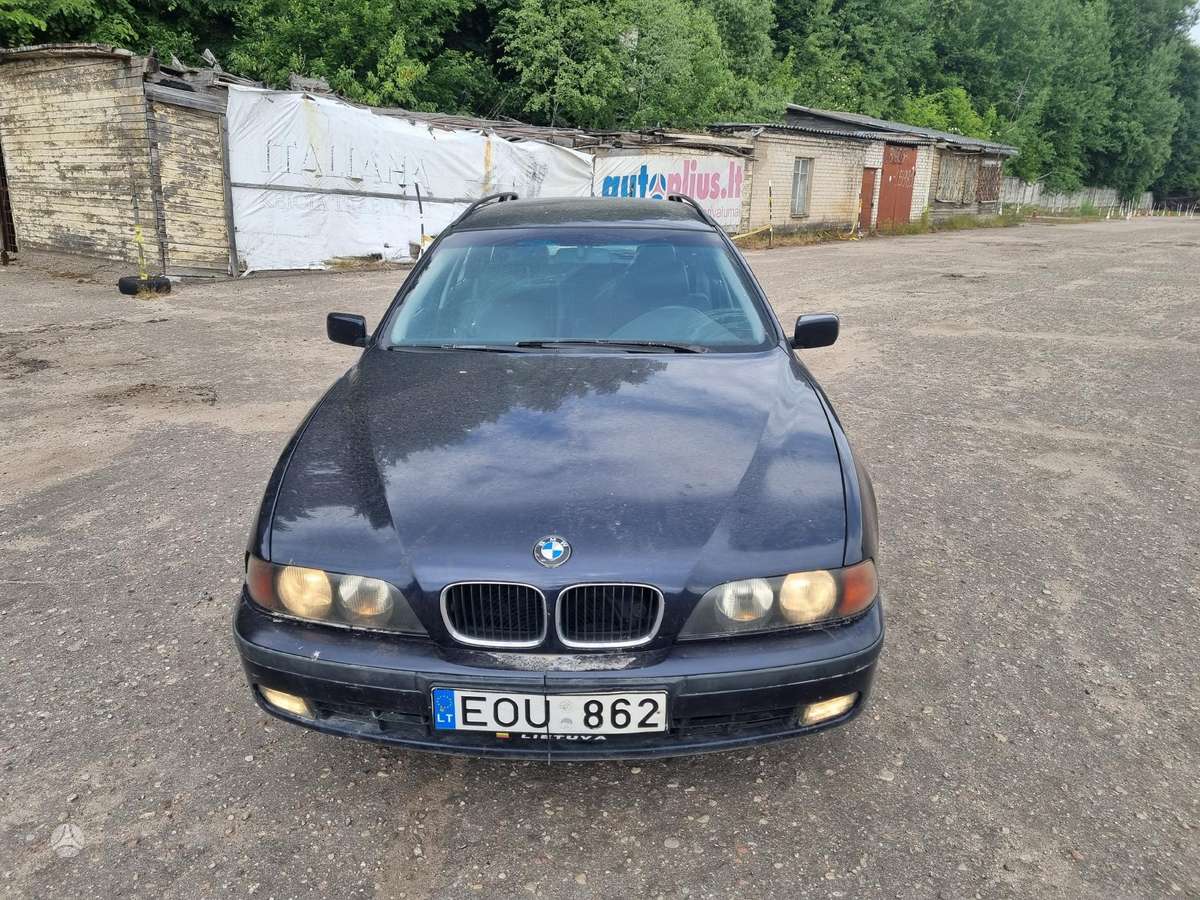 BMW 525 Taipat ir perkam b m w markes auto