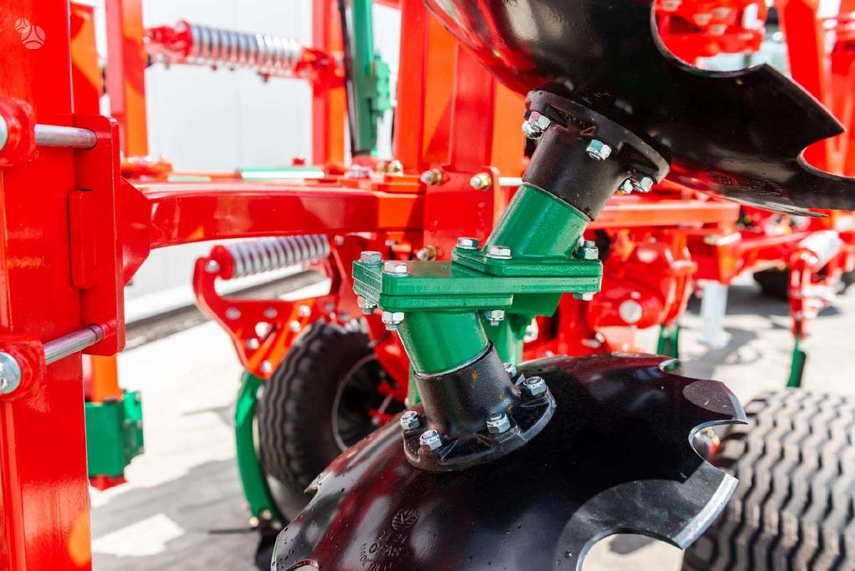 AGRO-MASZ RUNNER X5, скребки, скрубберы