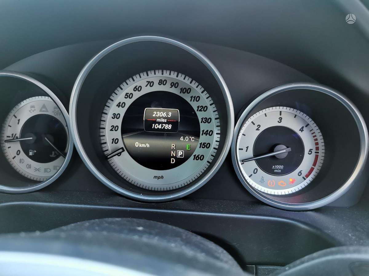 Mercedes-Benz E350 rezerves daļās