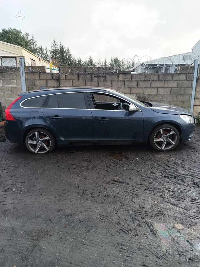 Volvo V60 rezerves daļās. R design