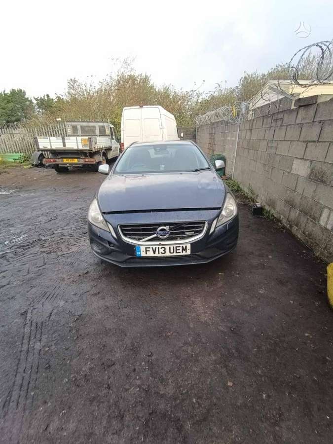 Volvo V60 rezerves daļās. R design