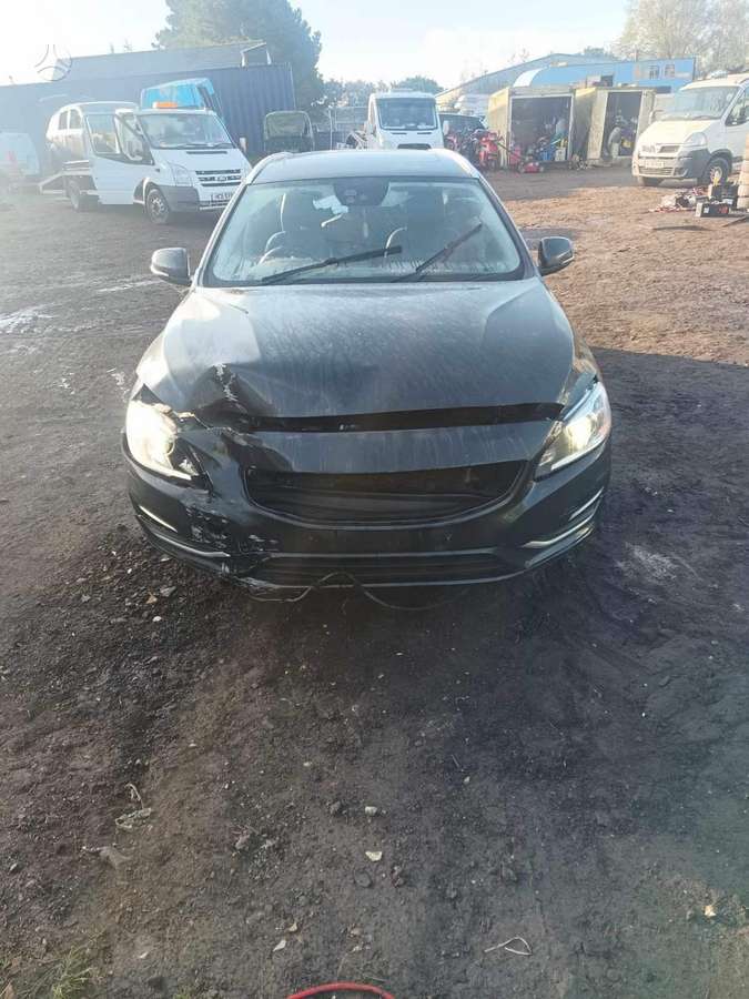 Volvo V60 по частям