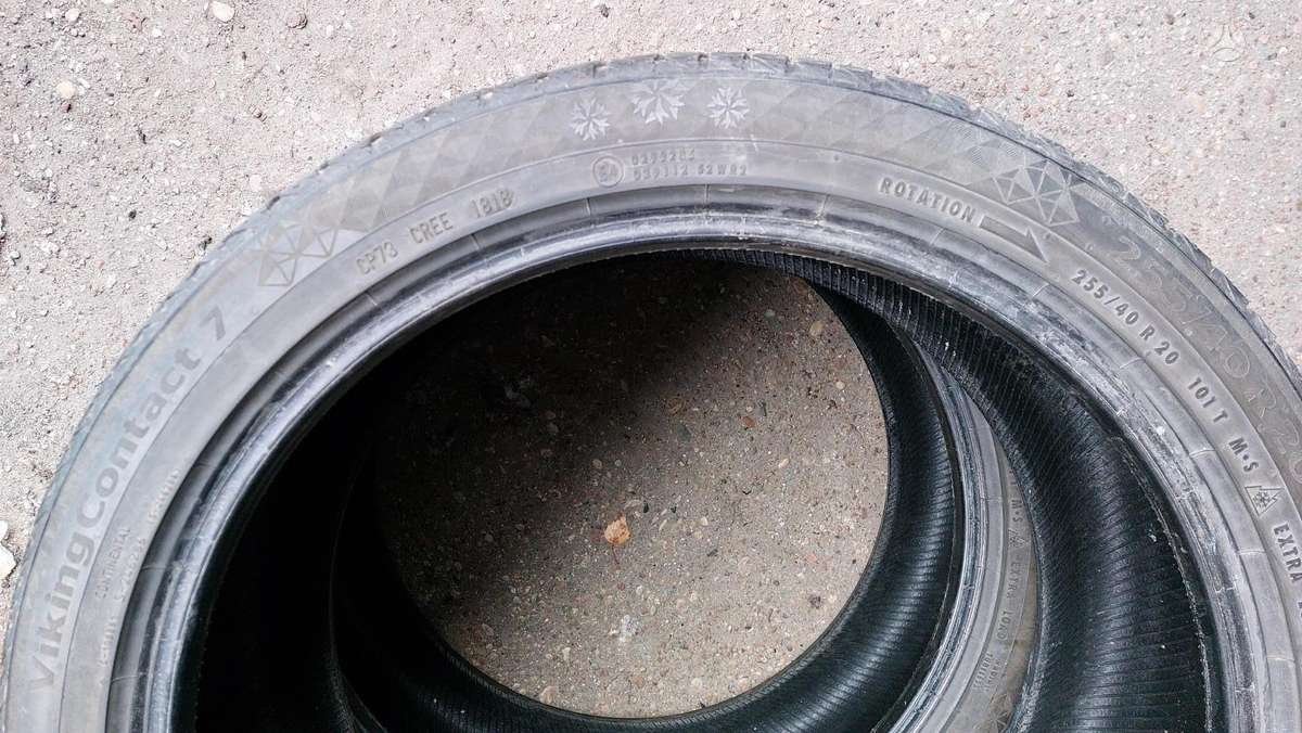 Continental, vasaras 255/40 R20