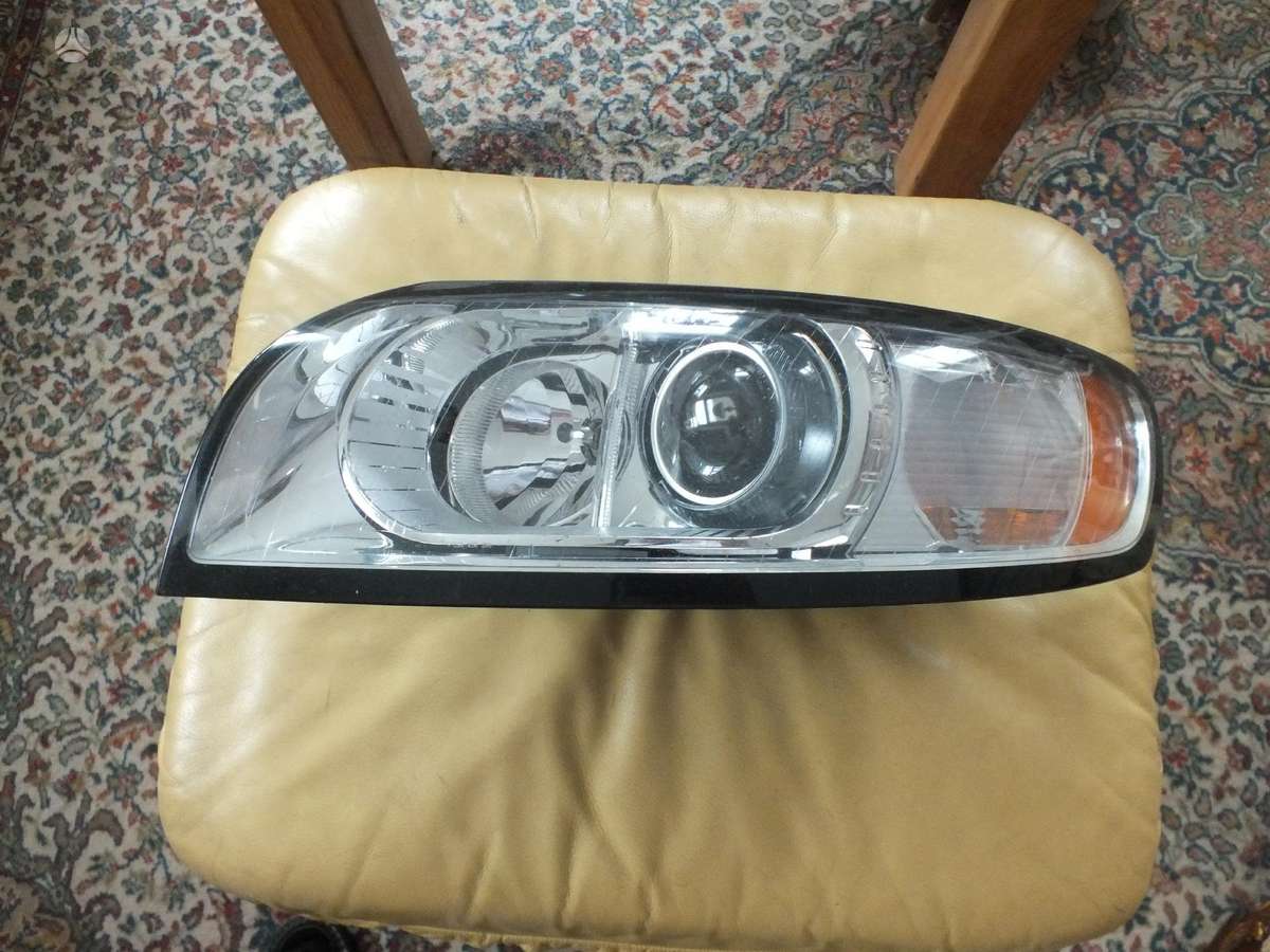Volvo V40 фары