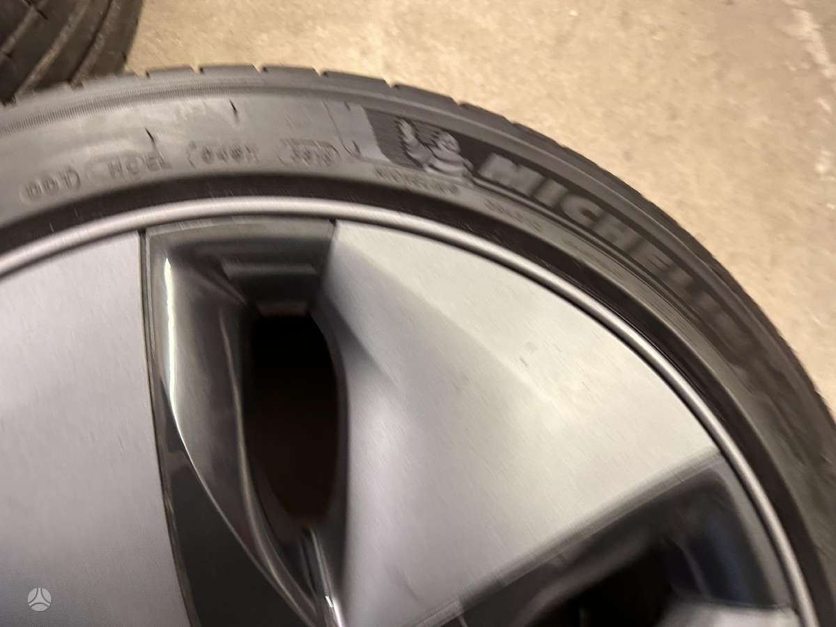 TESLA Model 3 original, light alloy, R18