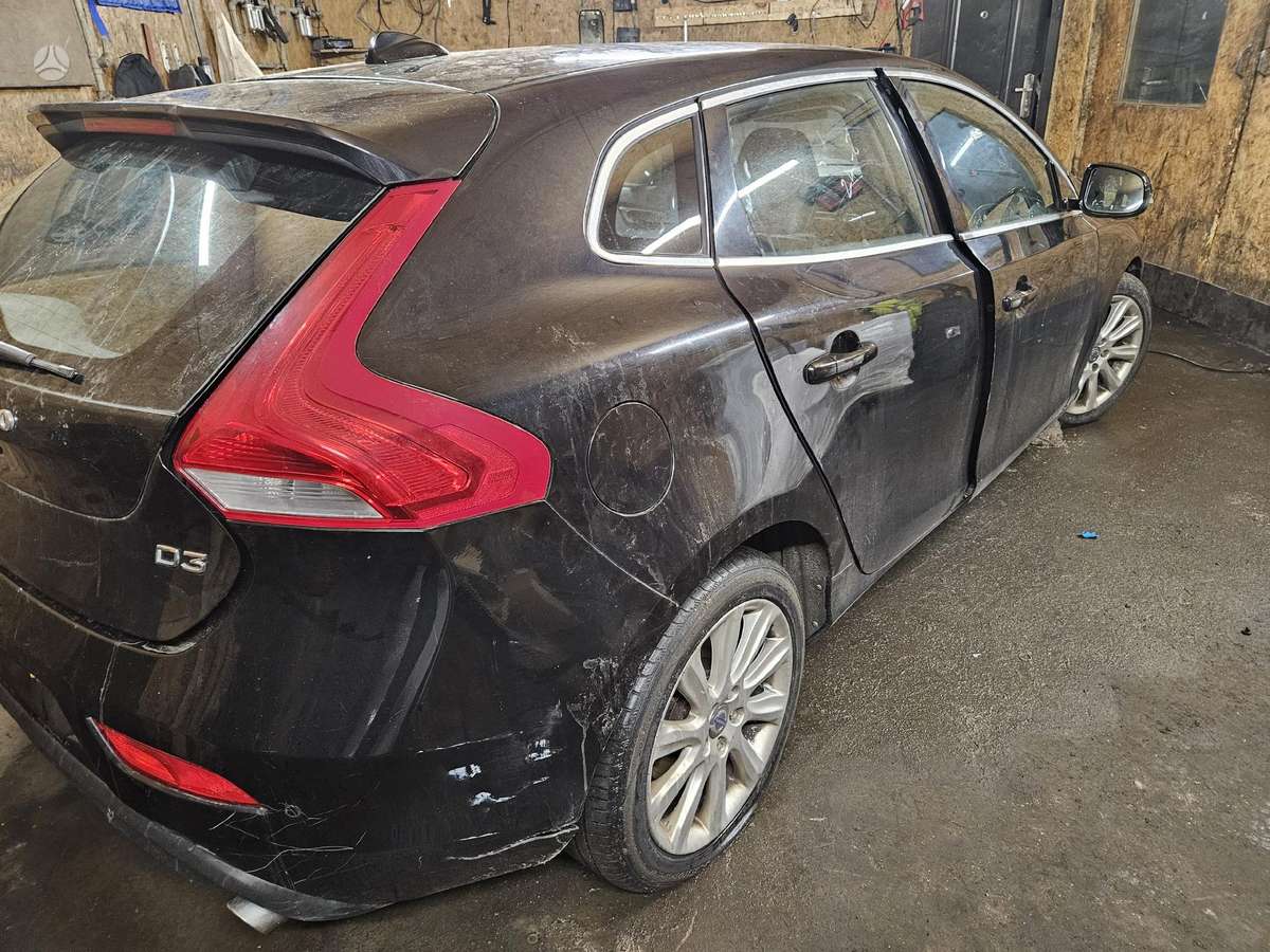 Volvo V40