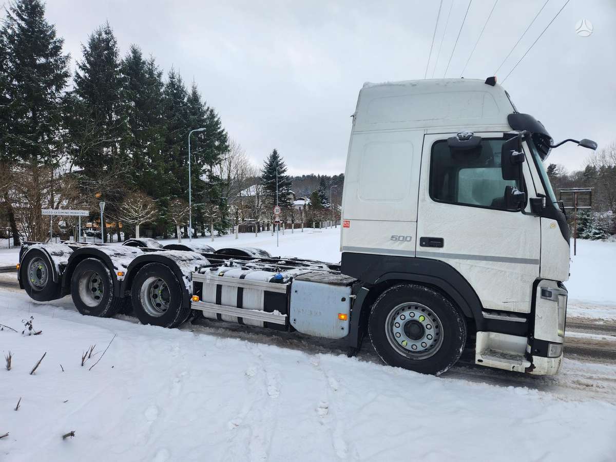 Volvo FM4  dalimis, vilkikai