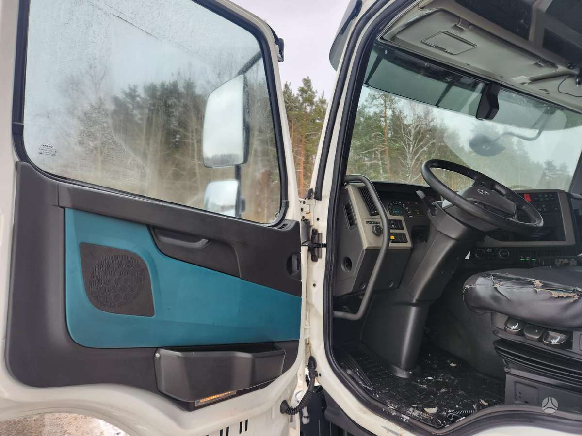Volvo FM4  dalimis, semi-trailer trucks