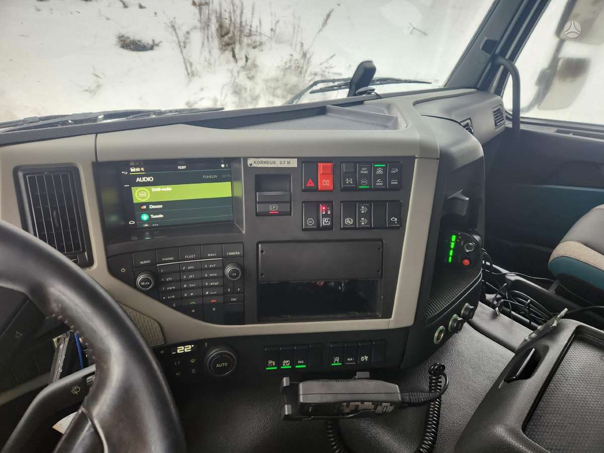 Volvo FM4  dalimis, vilkikai