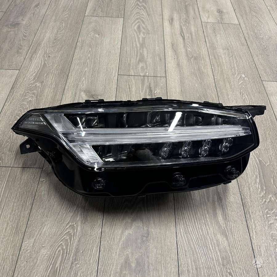 Volvo XC90 lights