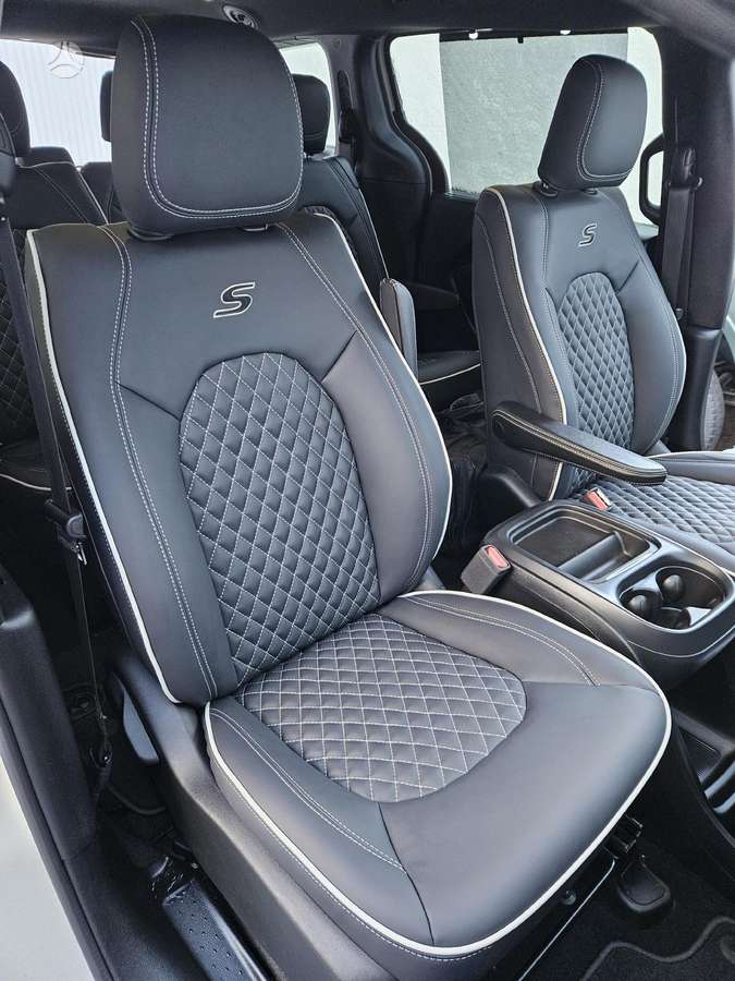 Chrysler Pacifica interior parts