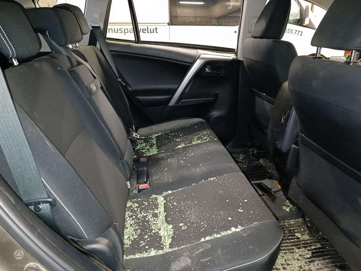 Toyota RAV4 по частям