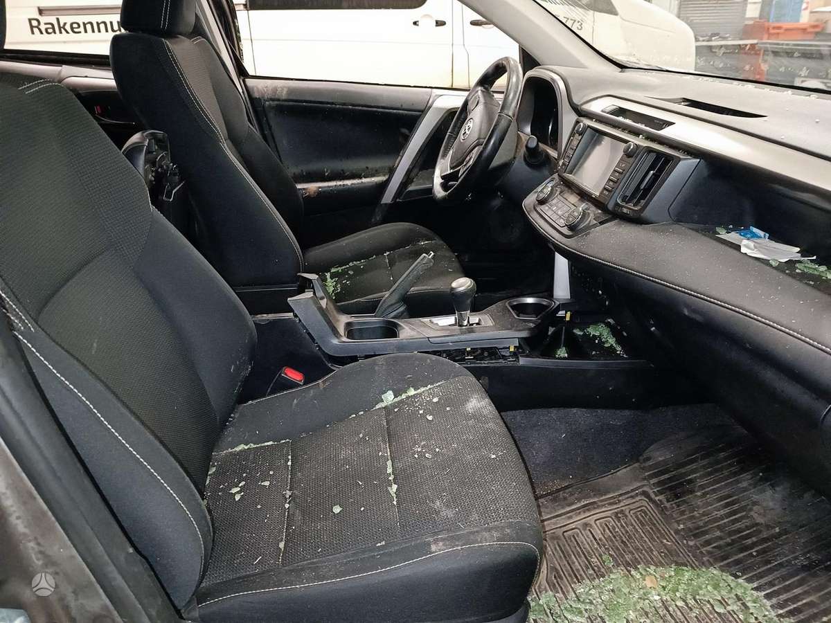 Toyota RAV4 dalimis