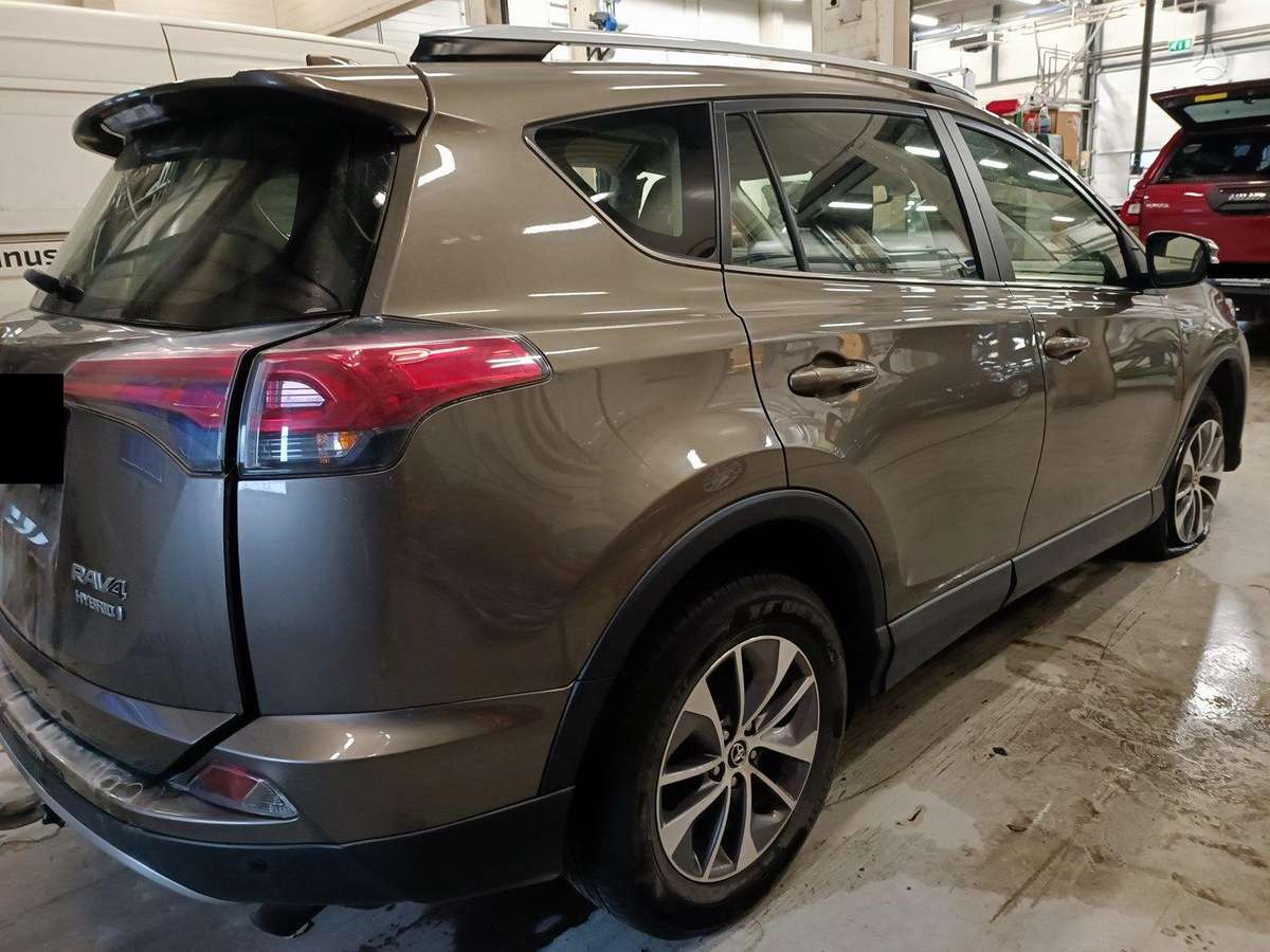 Toyota RAV4 по частям