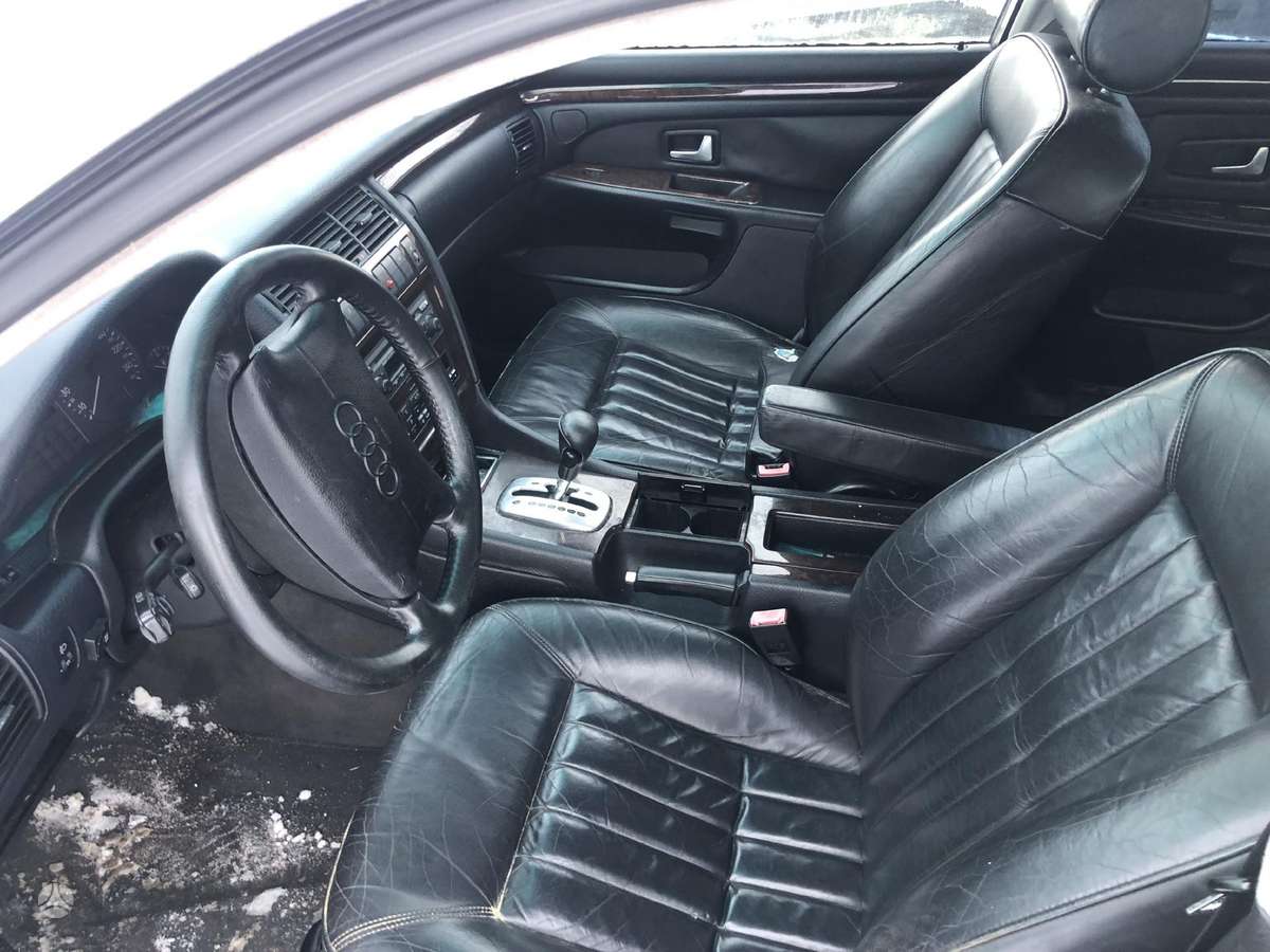 Audi A8 dalimis