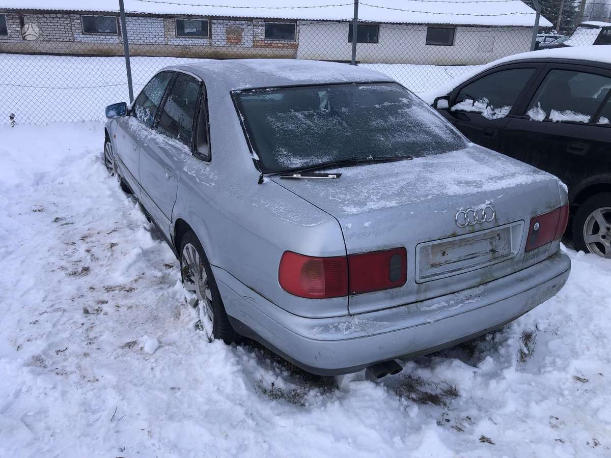 Audi A8 rezerves daļās