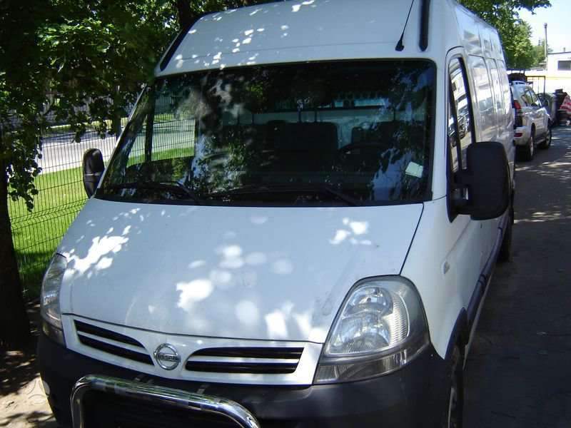 Nissan Interstar, cargo vans