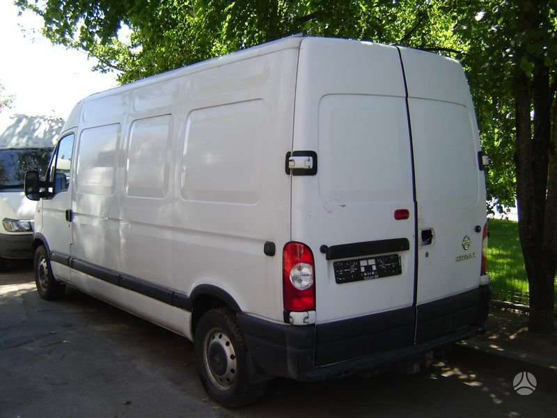 Nissan Interstar, cargo vans
