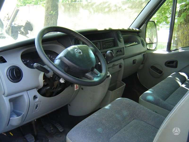 Nissan Interstar, cargo vans