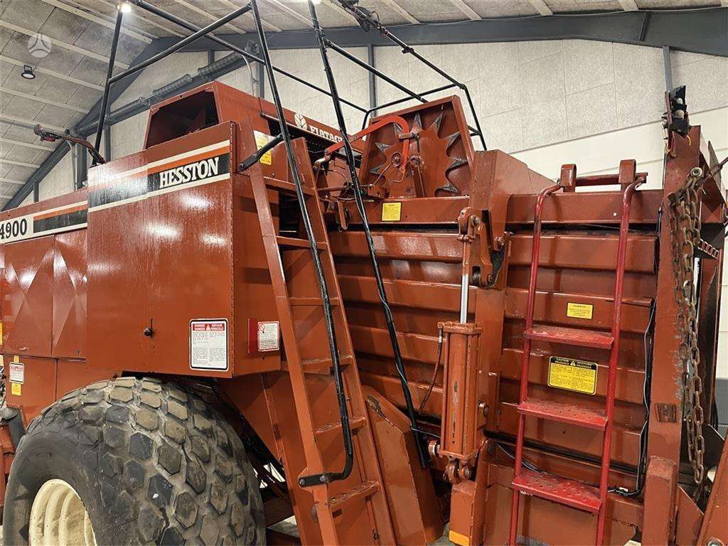 Hesston 4900, balers