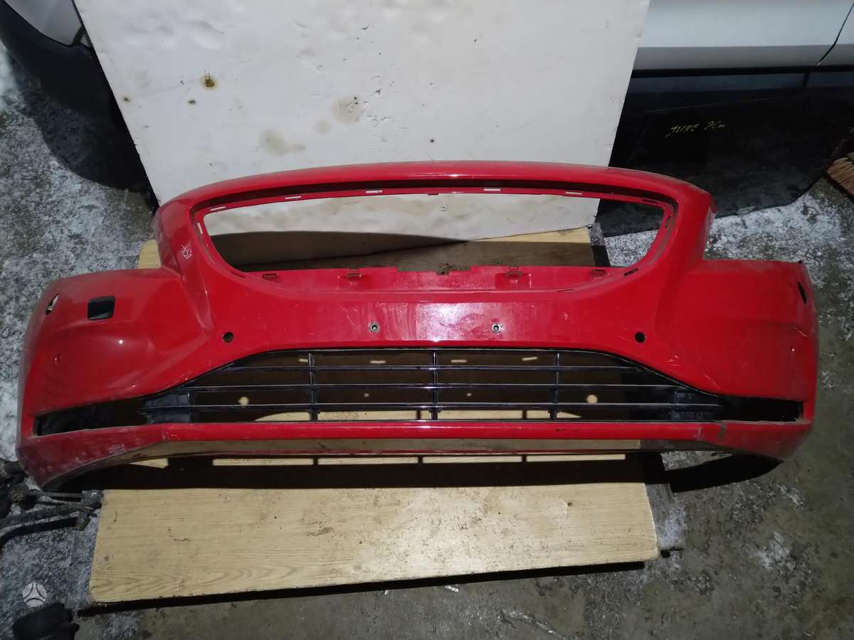 Volvo V40 bamperiai, žibintai