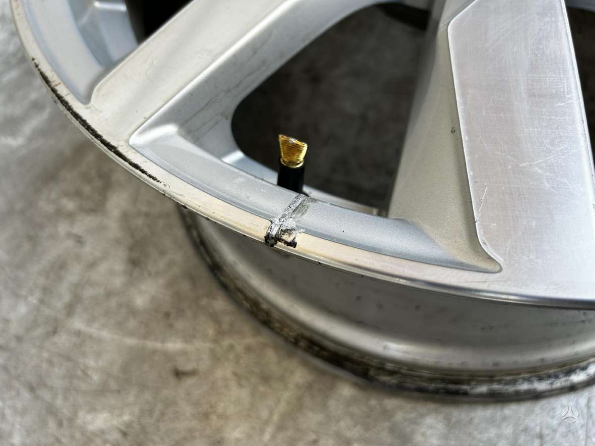Audi A4, 8W0601025, Cen16059