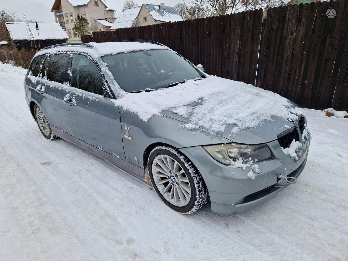 BMW 320 Dalimis