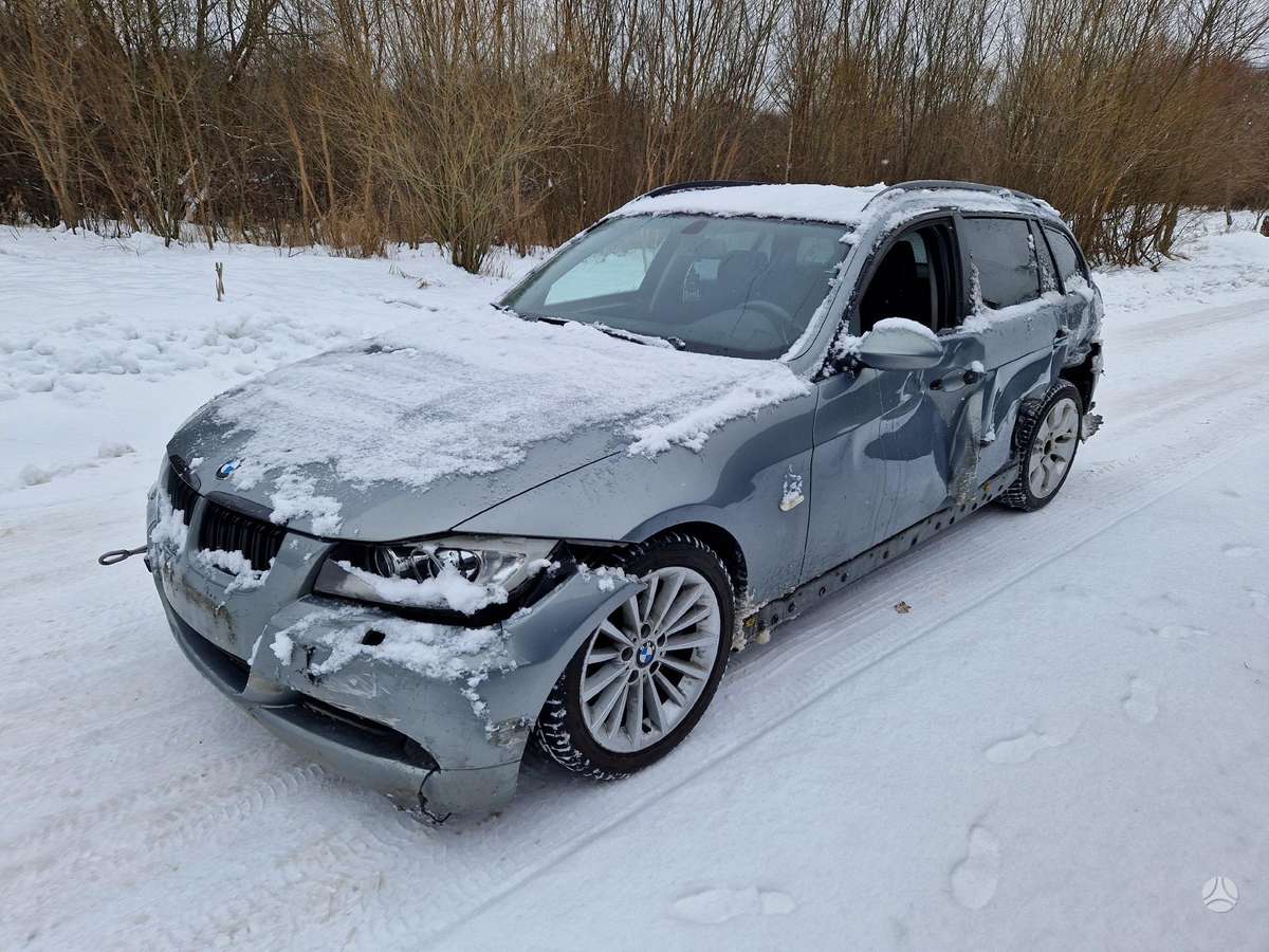 BMW 320 Dalimis