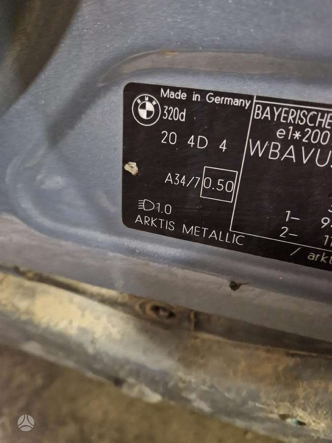 BMW 320 Dalimis