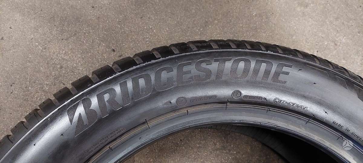 Bridgestone, all-season 255/50 R19